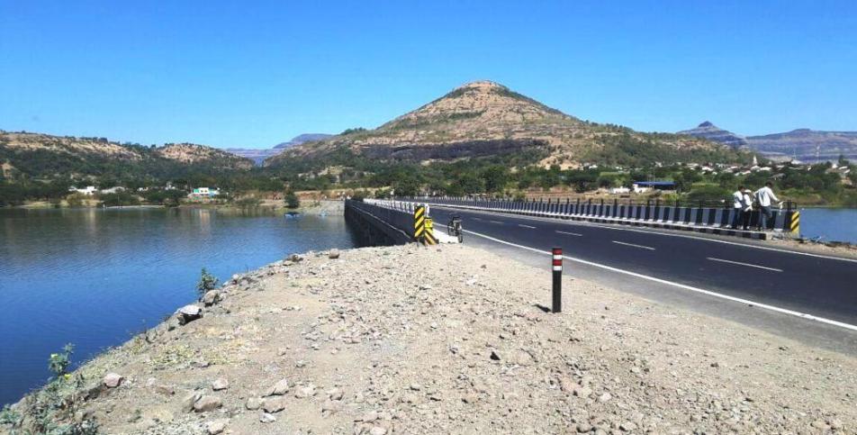 Description : Rehabilitation & Upgradation of NH-222 (New NH No. 61)
                                     from end of Malshej Ghat to start of Ane Ghat
                                     (Km 101.000 to Km 161.570) in the State of Maharashtra to 2
                                     Lanes with Paved Shoulders Under NHDP-IV.